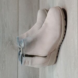 Sorel Women Suede Ankle Hidden Wedge Boots shoes sz 9.5